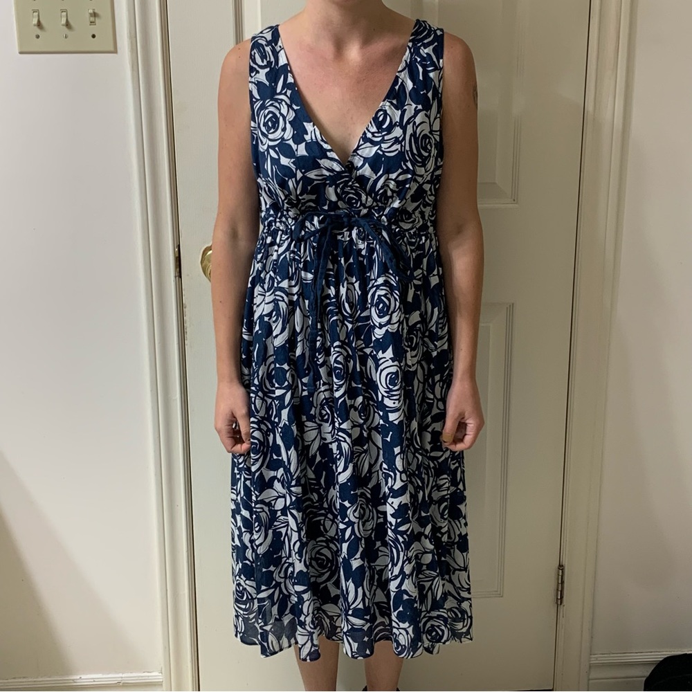 🌷3 for $25🌷Liz Claiborne, US 6, Navy & White Floral Sleeveless Midi Dress